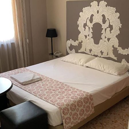 Due Cani Apartment Palermo Eksteriør bilde