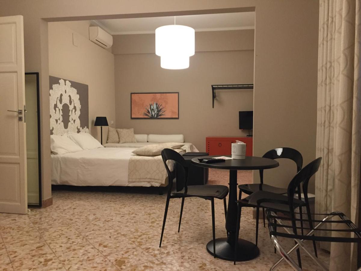 Due Cani Apartment Palermo Eksteriør bilde